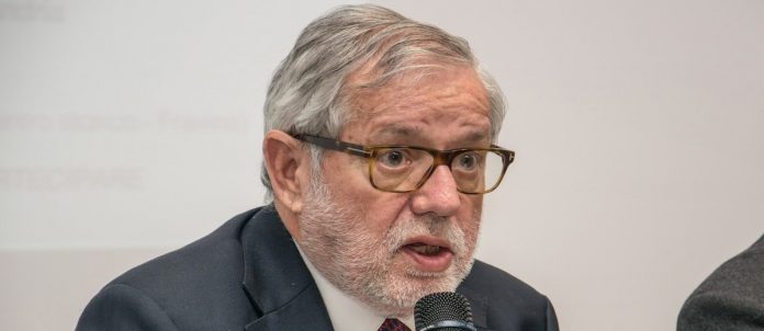 Giovanni-Maria-Flick Giustizia ecologica, potere e giustizia, la giustizia degli scarti, la questione delle carceri e la necessità di leggere la Costituzione prima di volerla cambiare: parla a tutto campo il prof. Giovanni Maria Flick.