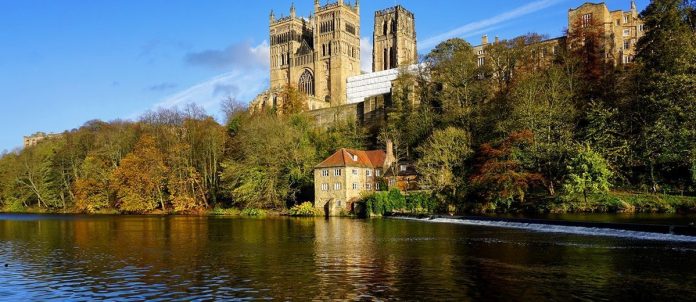 inghilterra Da viaggiatori curiosi, abbiamo selezionato le destinazioni più appetibili per una full immersion nella cultura inglese.