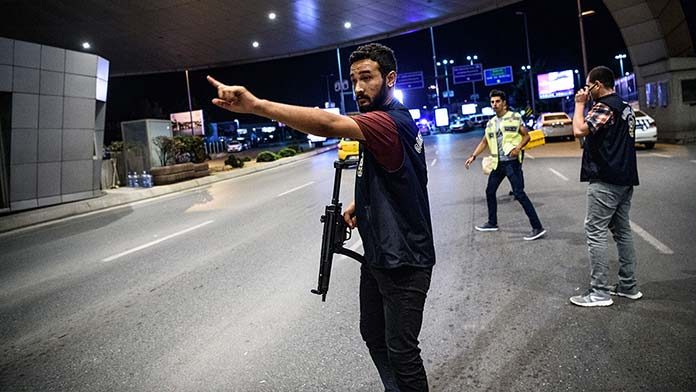 A loro, e a Istanbul, dedichiamo, in memoria, i versi di un grande poeta turco