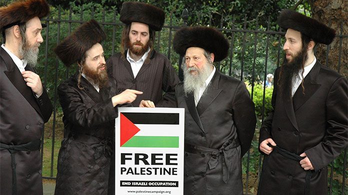 Neturei_Karta_Orthodox_Jewish_group_protest_against_Israel-(1)