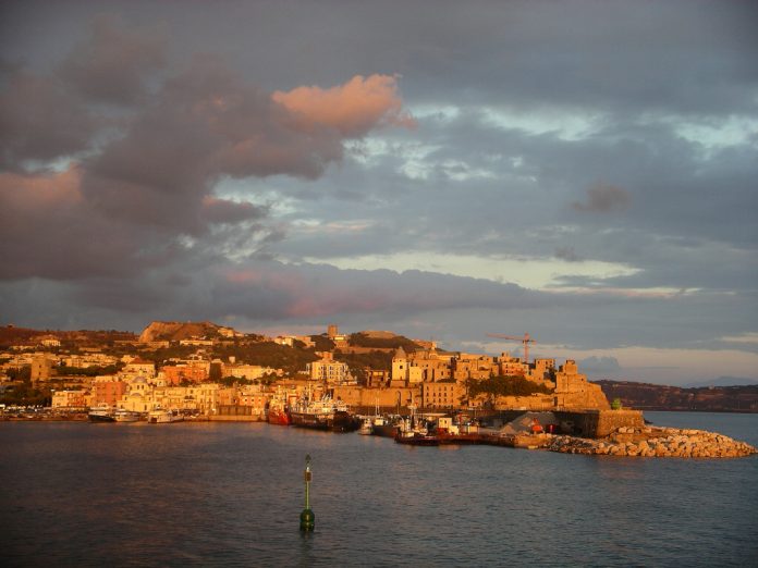 Pozzuoli_im_Abendlicht
