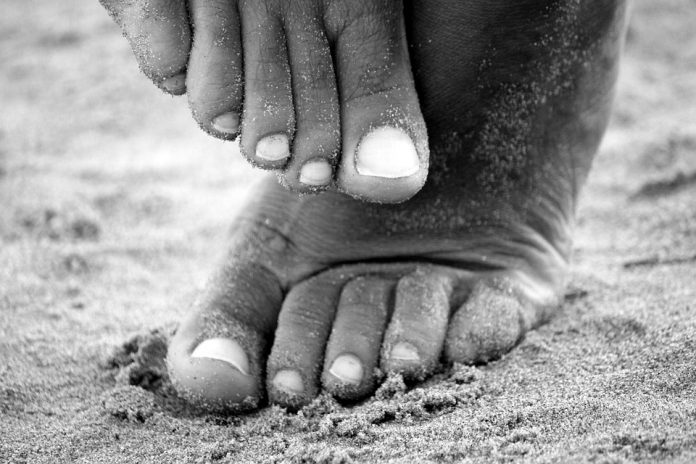 feet-195061_960_720