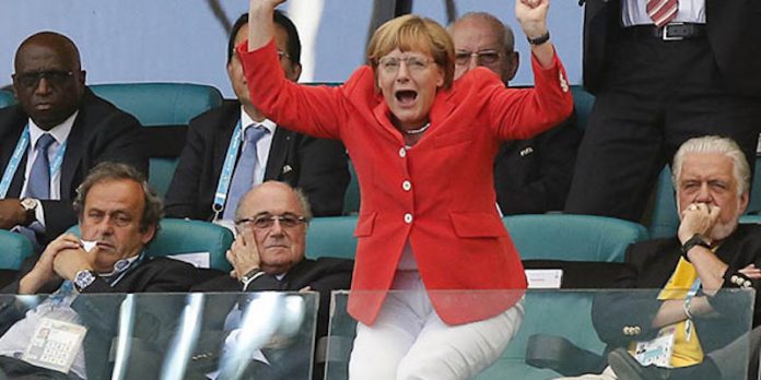angela-merkel-tifo-germania-portogallo