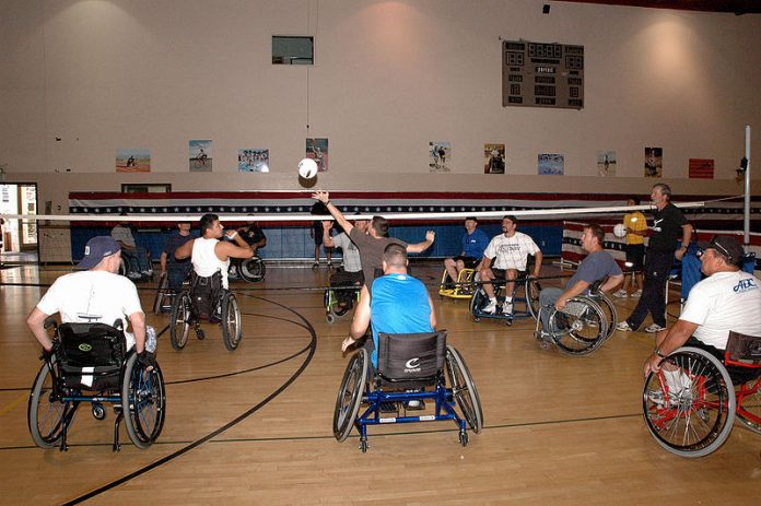 800px-US_Navy_081024-N-5086M-142_Wheelchair_volleyball_participants_enjoy_a_game