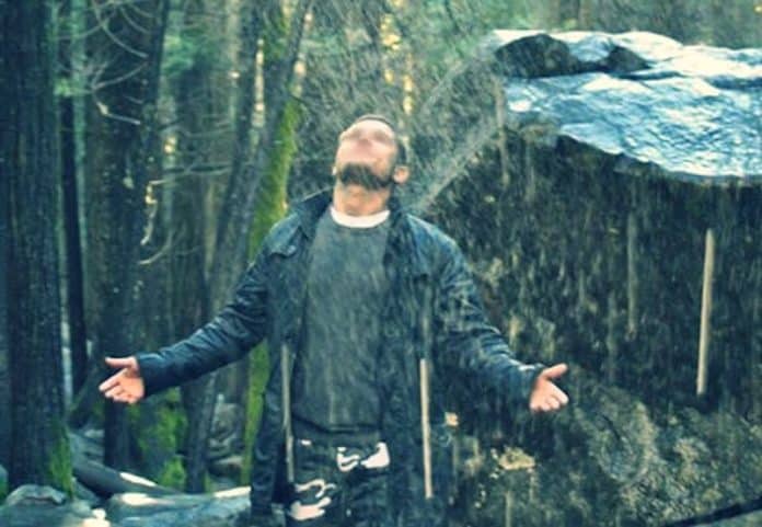 image-10-06-19-03-40