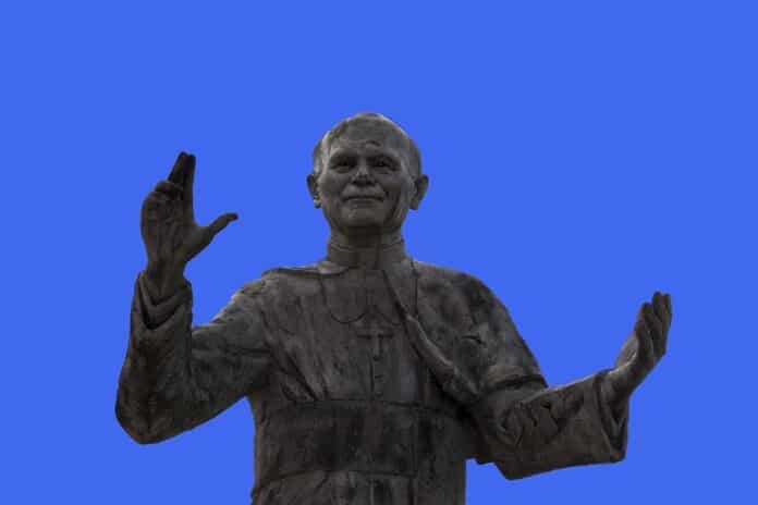 statue-of-pope-john-paul-ii-2417462_960_720