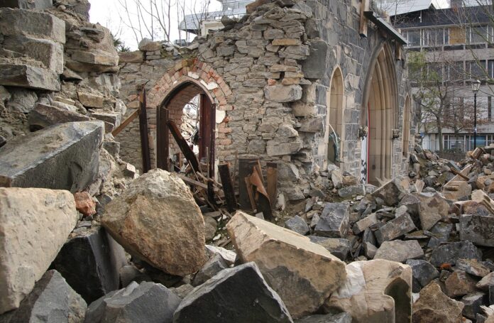 earthquake_christchurchearthquakechristchurch_newzealand_ruins_broken_seismic_publicdomaindedicationcc0-177630.jpg!d