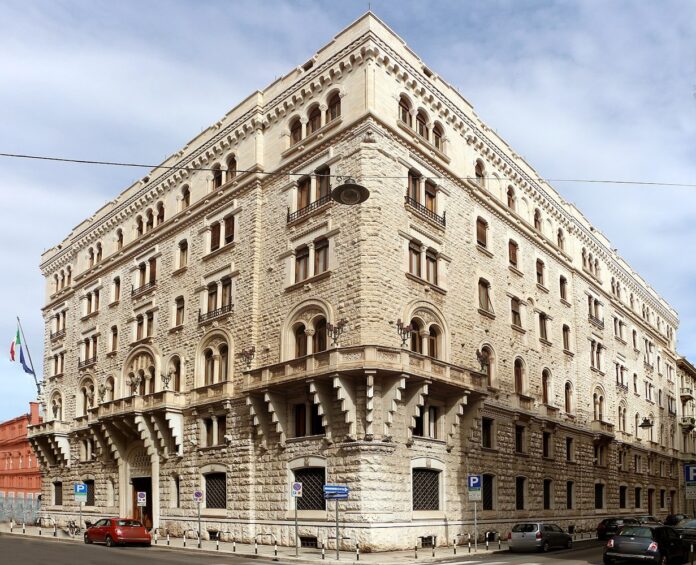 1231px-Bari,_palazzo_dell'acquedotto_pugliese,_1925-1932,_01