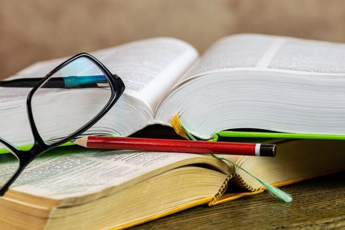 books-4838757_960_720