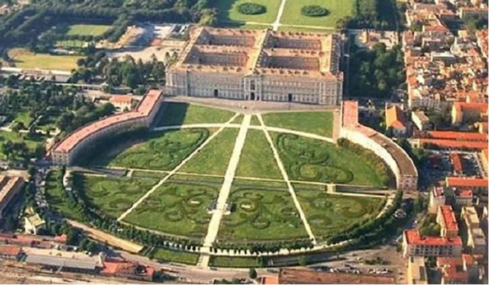 Piazza Carlo III di Borbone di Caserta 1
