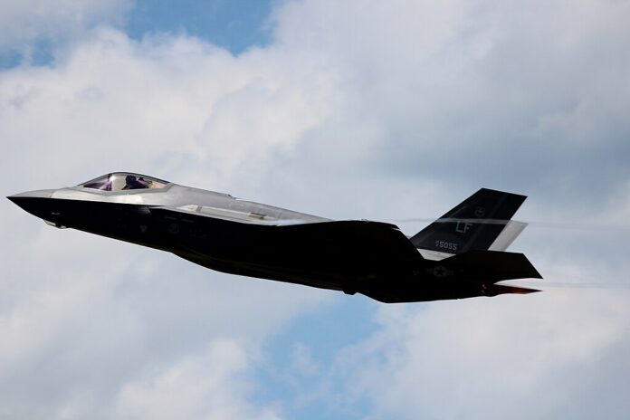 1024px-F-35_Side_View