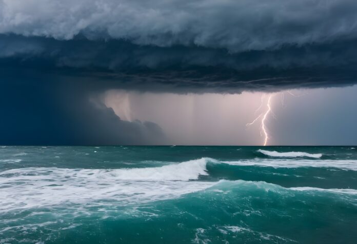sturmisch-meer-himmel-gewitter-1710157514nha