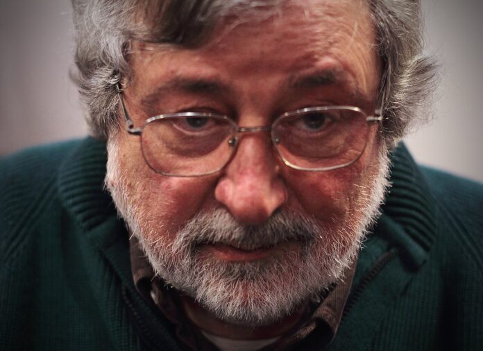 1280px-Francesco_Guccini_on_9_December_2015